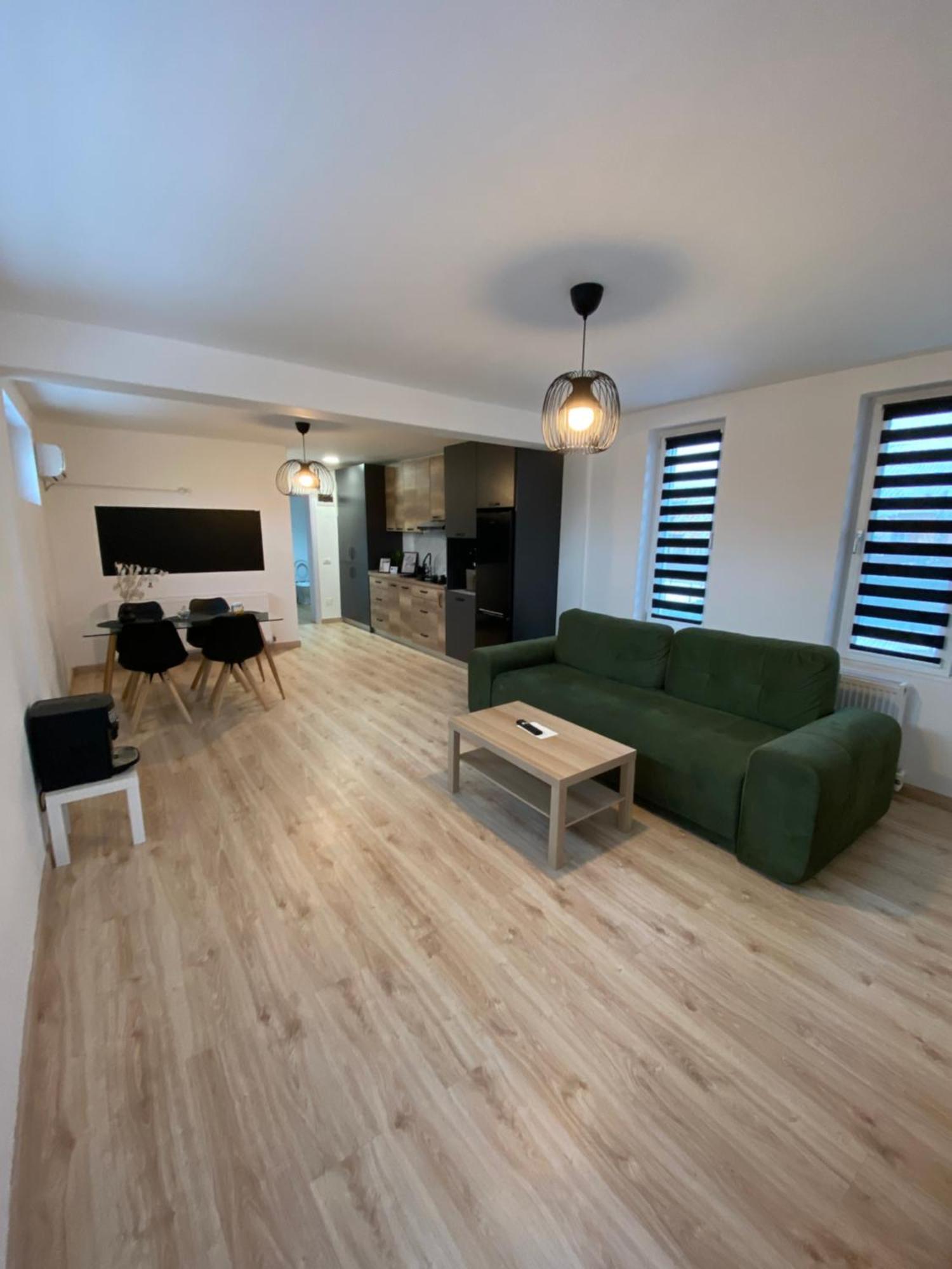 Ttt House ปีเตช ภายนอก รูปภาพ